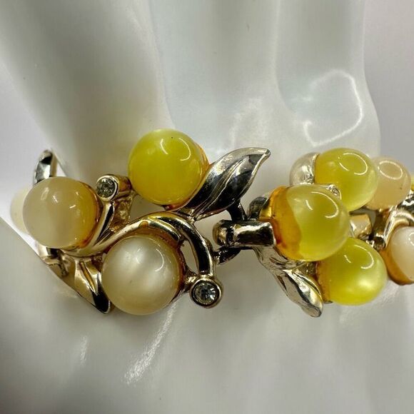 Yellow beaded vintage bracelet - Picture 5 of 9